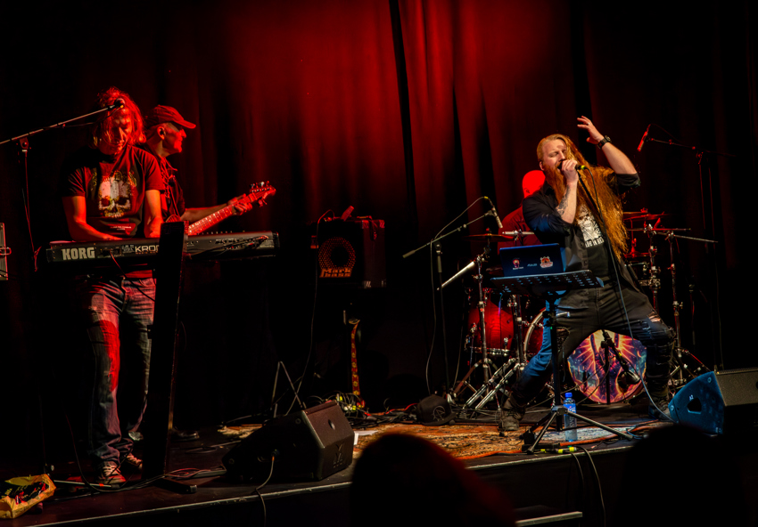 Bilder fra konserten med Heavy Touch